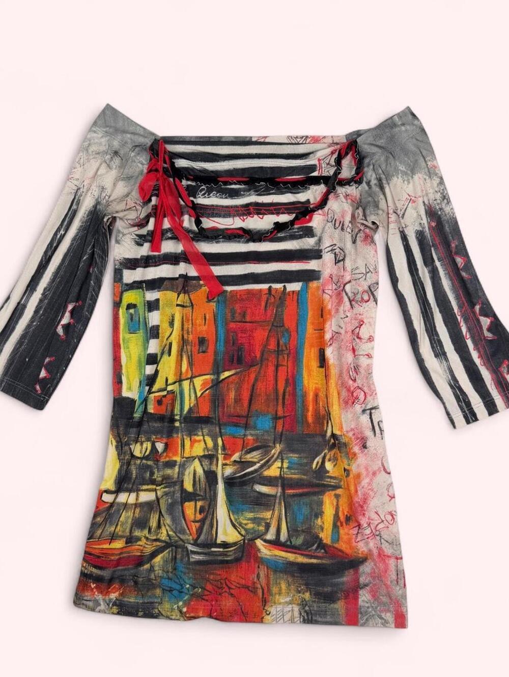 Rare Save the Queen Y2K Graphic long top with 3/4 Sleeves